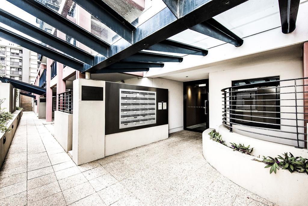 Airexec Apartments Perth Exterior photo